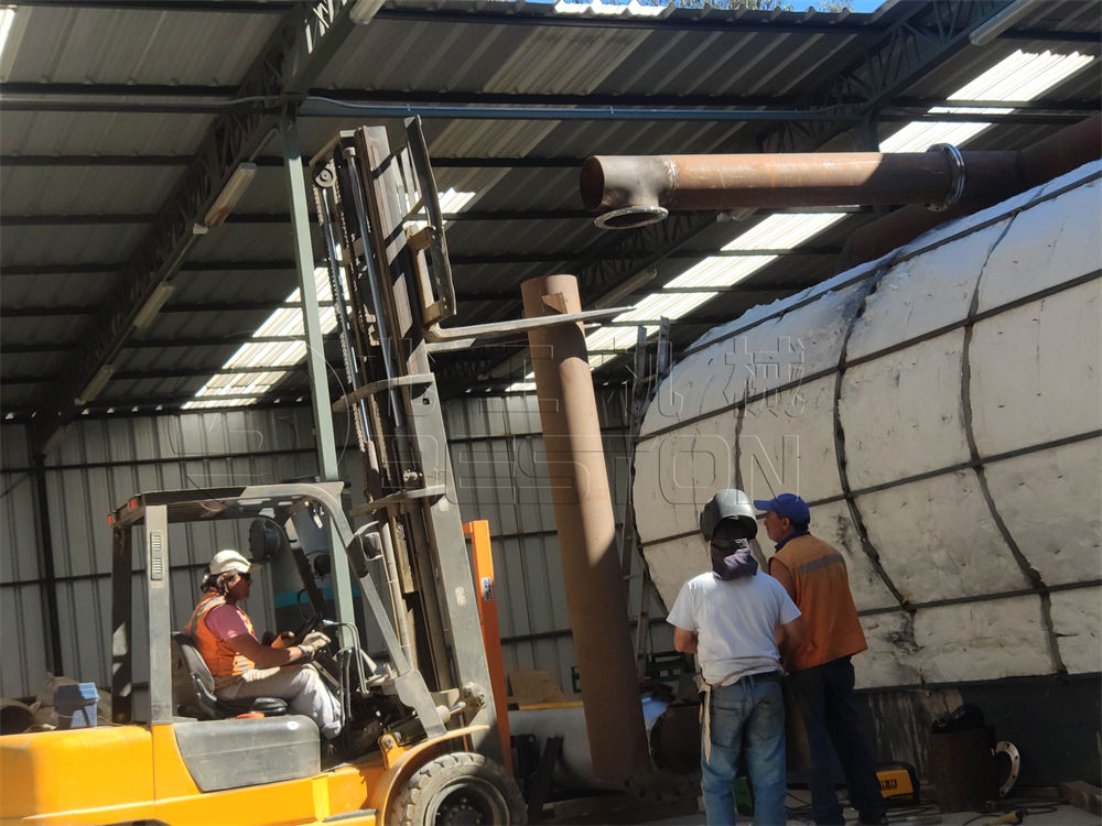 智利16噸廢舊輪胎煉油設備安裝現場第4張